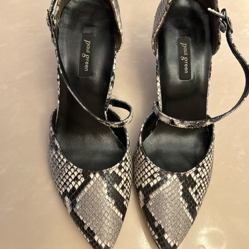 Paul Green snake skin pumps, size 7.5M